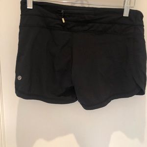 Lululemon size 6 shorts